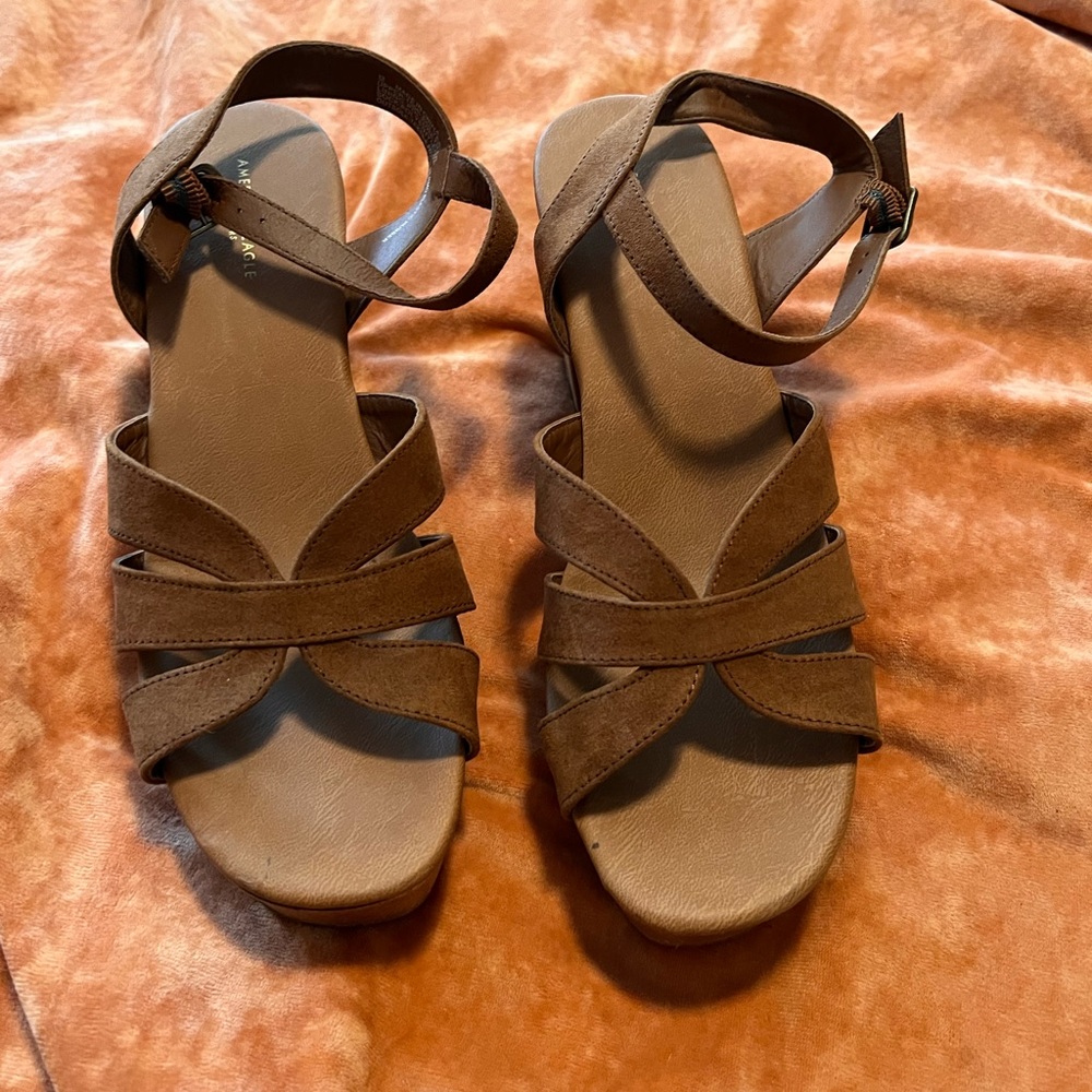 NWOT American Eagle heels